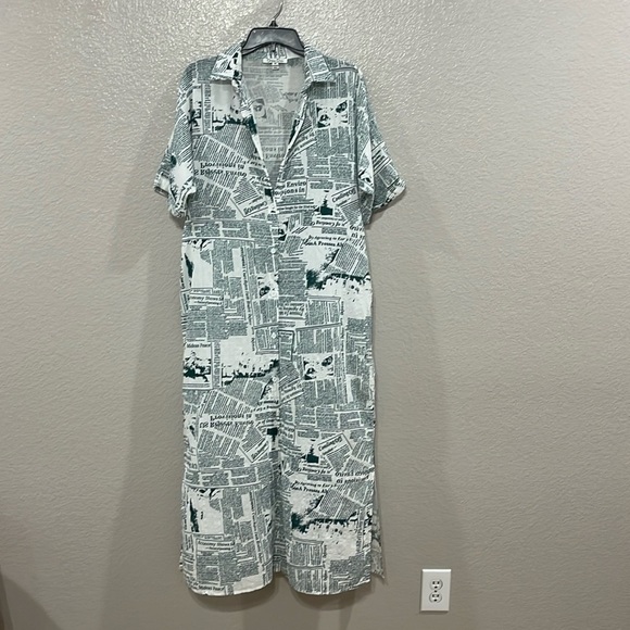Dress Day Newspaper Print Shirt Dress Size Medium Green White